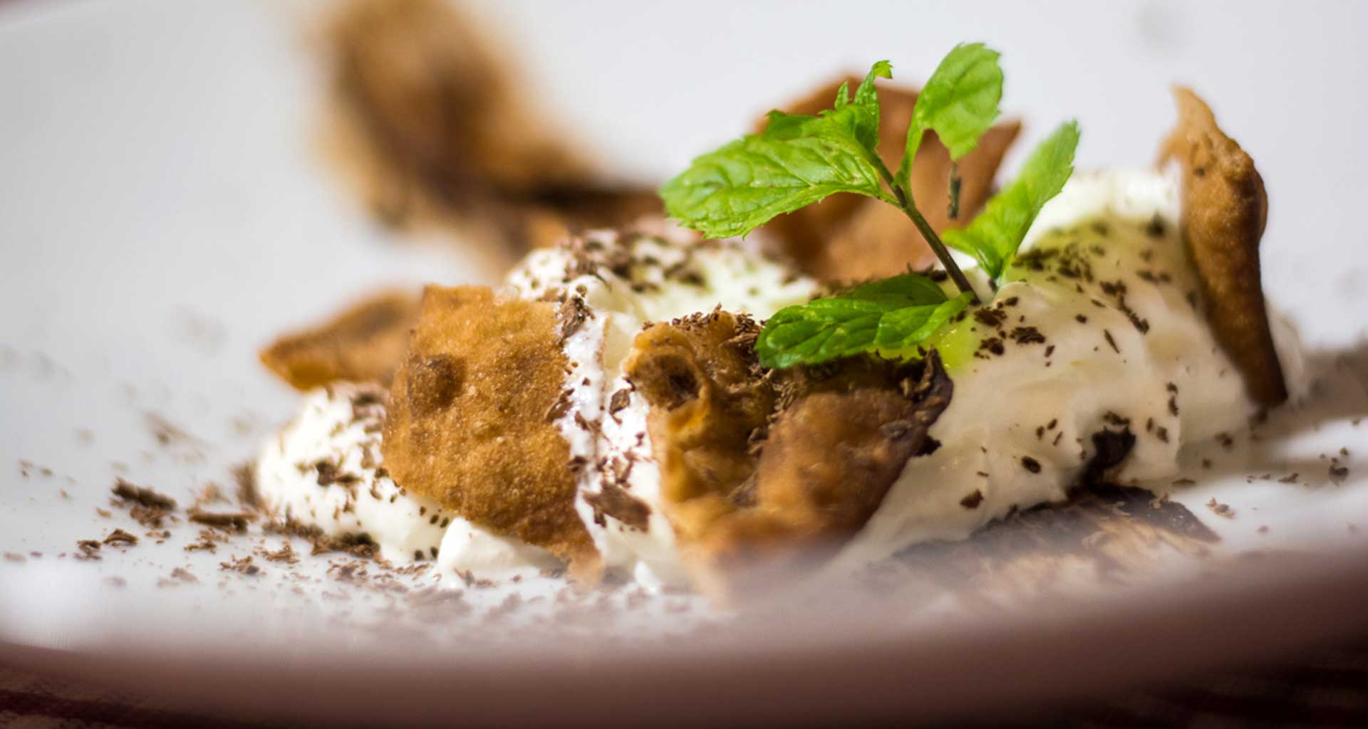 Cannolo scomposto con ricotta di pezzata rossa italiana